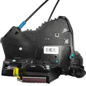 نمای نزدیک قفل درب جلو چپ JAC T8