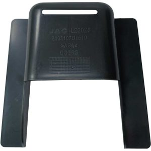 تصویر نزدیک از کاور قفل درب موتور خودرو S5